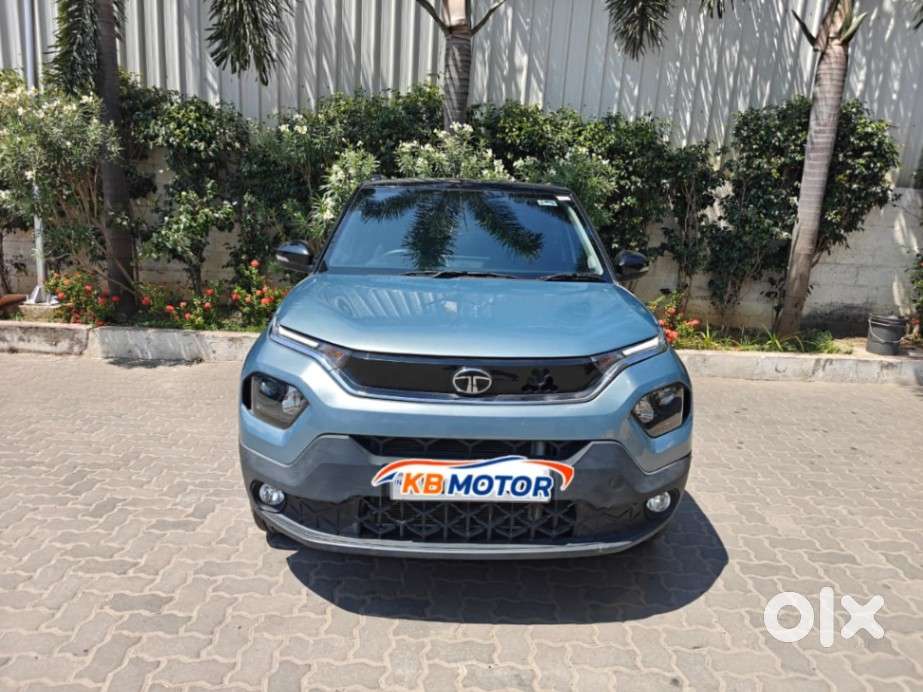 Tata Punch 1.2 Revotron Creative Dual Tone, 2025, Petrol