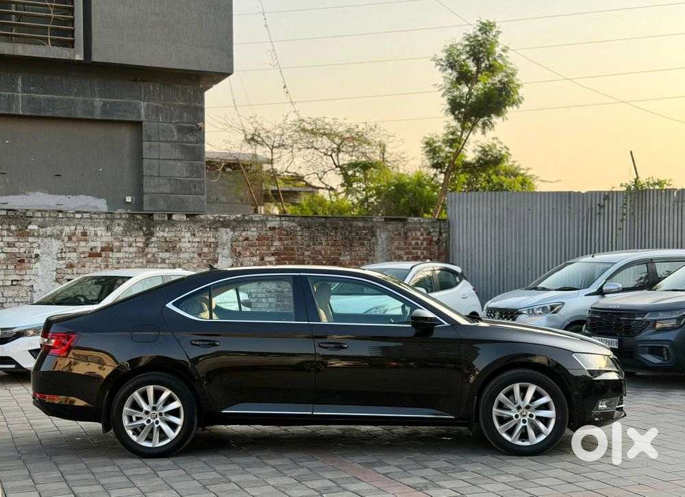Skoda Superb 2.0 L&k Tsi At, 2019, Petrol