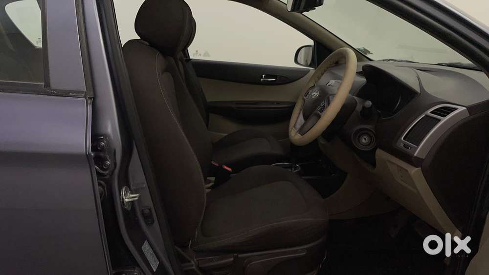 Hyundai I20 Asta 1.4 At Vtvt, 2011, Petrol