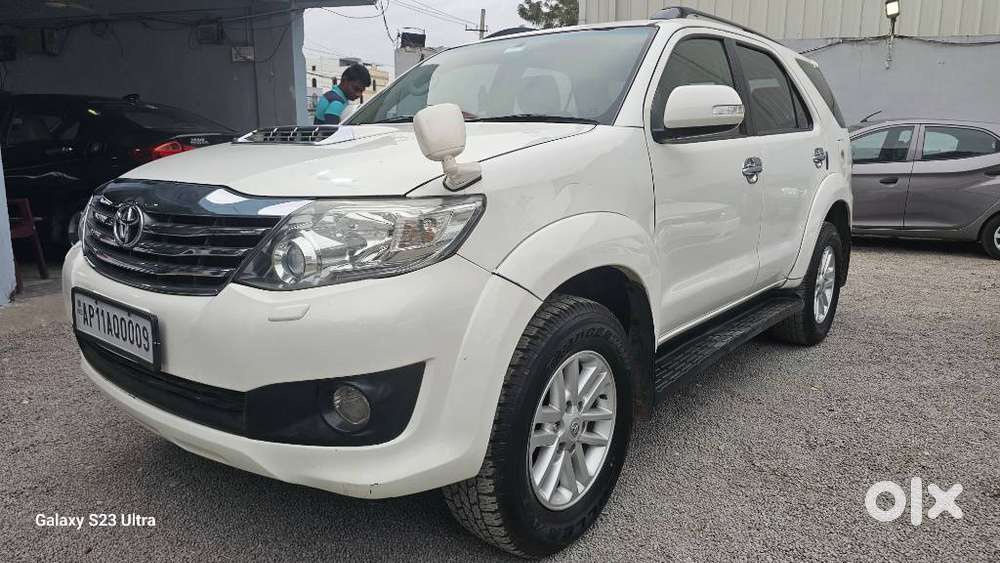 Toyota Fortuner 3.0 4x2 Mt, 2013