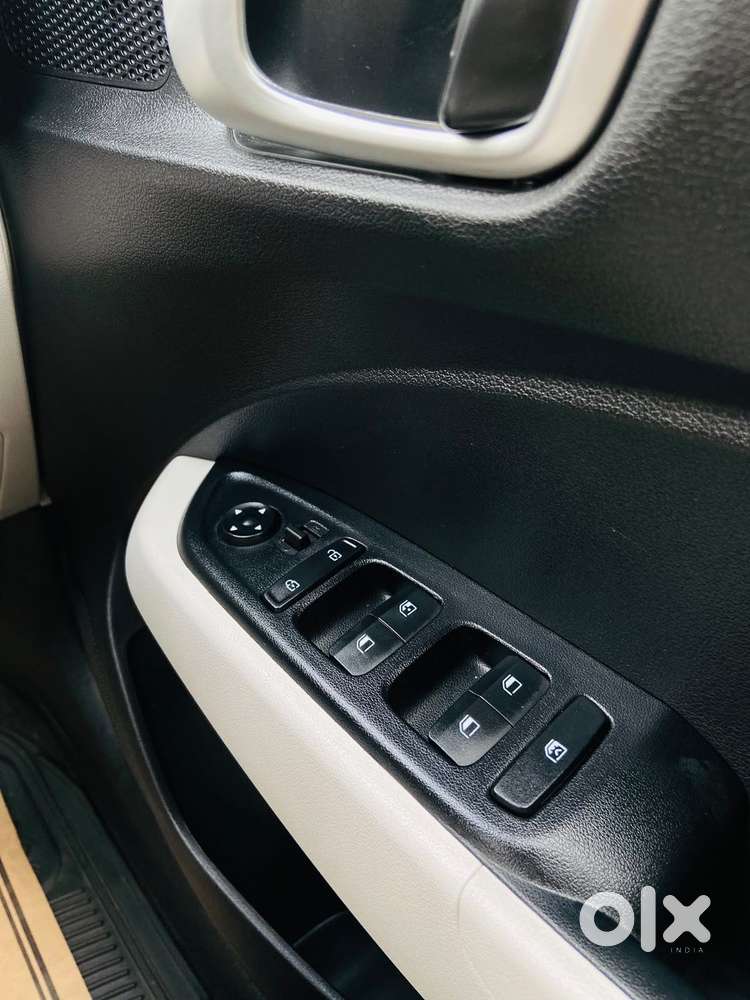 Hyundai Venue 1.2 S (o), 2025, Petrol