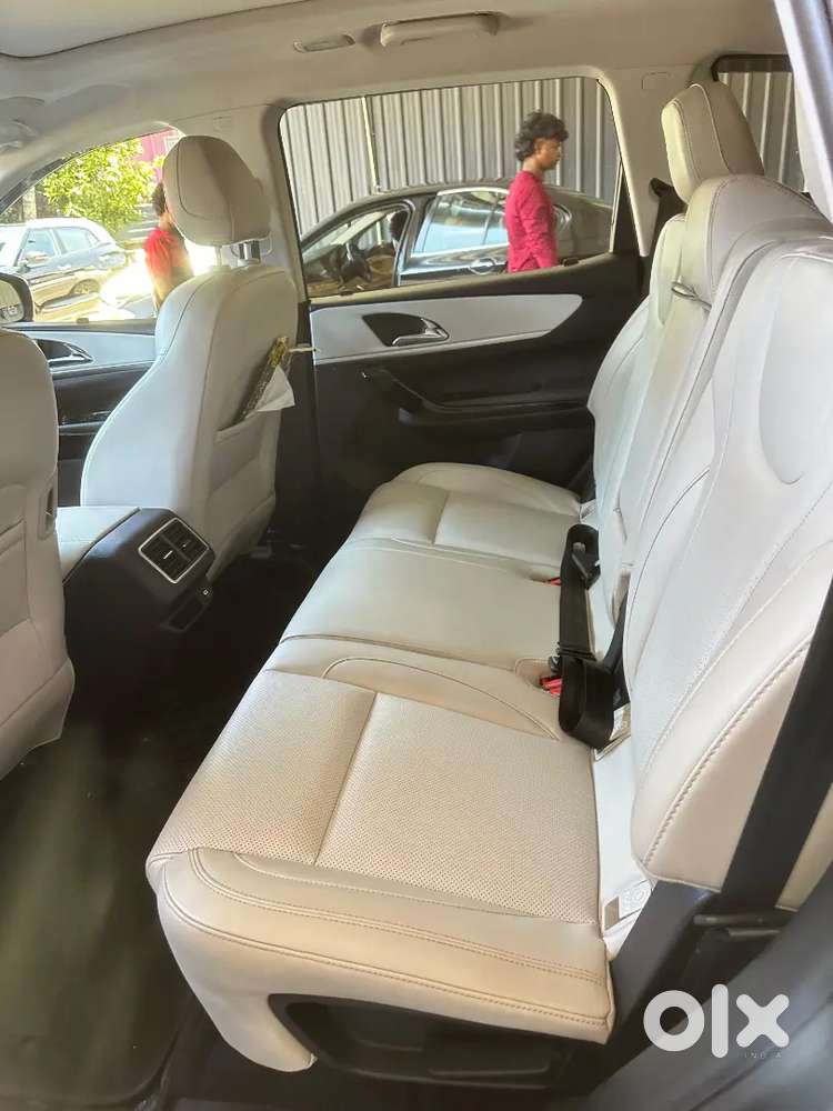 Mahindra Xuv700 Diesel Ax7 Luxury, Nov 2023