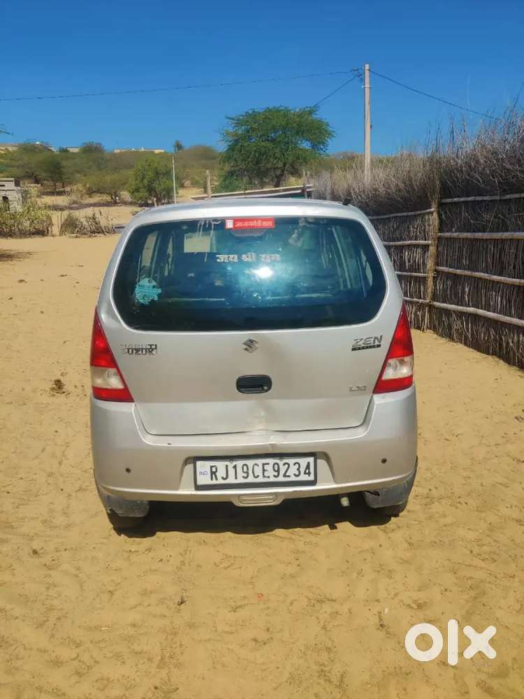 अच्छी कंडीशन है और पेट्रोल इंजन है