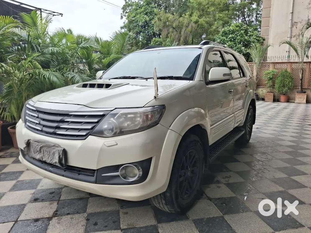 White Fortuner 2015 Gurgaon