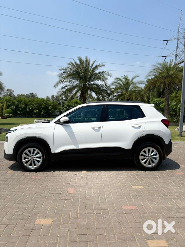 Skoda Kylaq Signature, 2025, Petrol