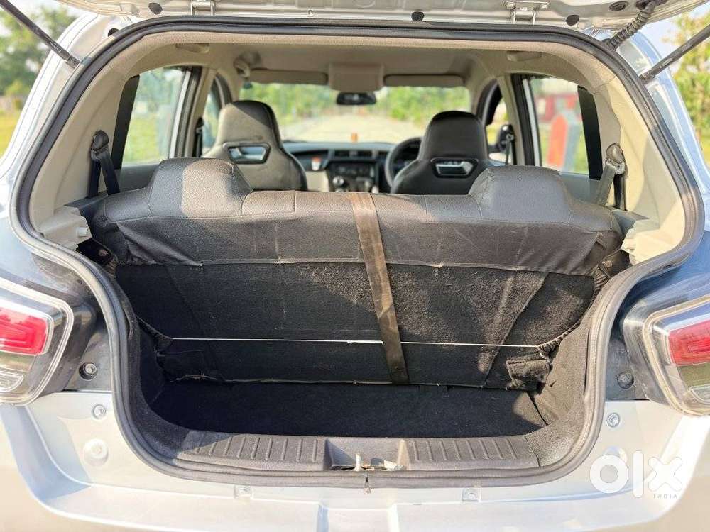 Mahindra Kuv 100 Mahindra-kuv-100-d75-k2-plus, 2018, Petrol