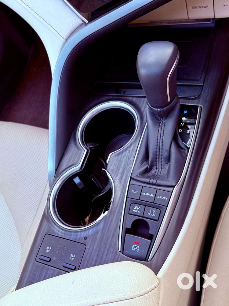 Toyota Camry Hybrid, 2024, Petrol