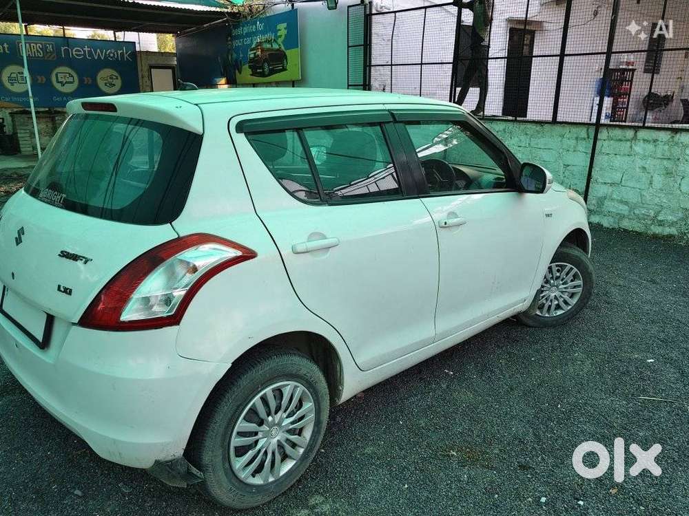 Maruti Suzuki Swift Vxi + Manual, 2014, Petrol