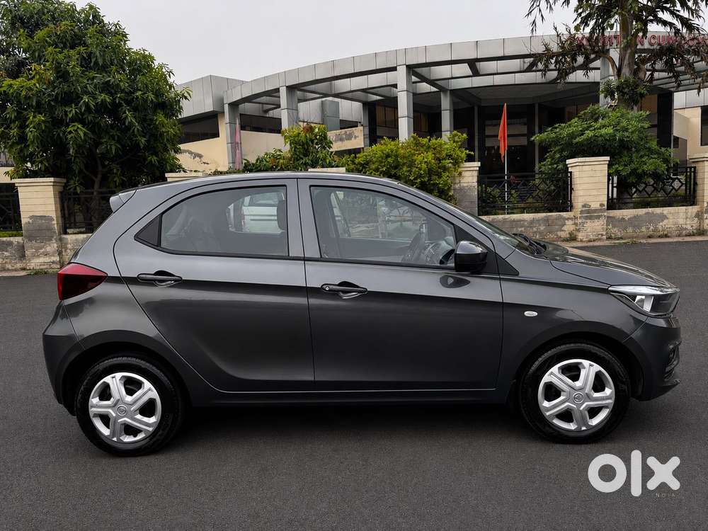 Tata Tiago 1.2 Revotron Xe Cng, 2025, Cng & Hybrids