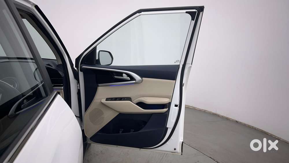 Kia Carens Luxury (o)1.5 Turbo Petrol Dct 7 Str, 2023, Petrol