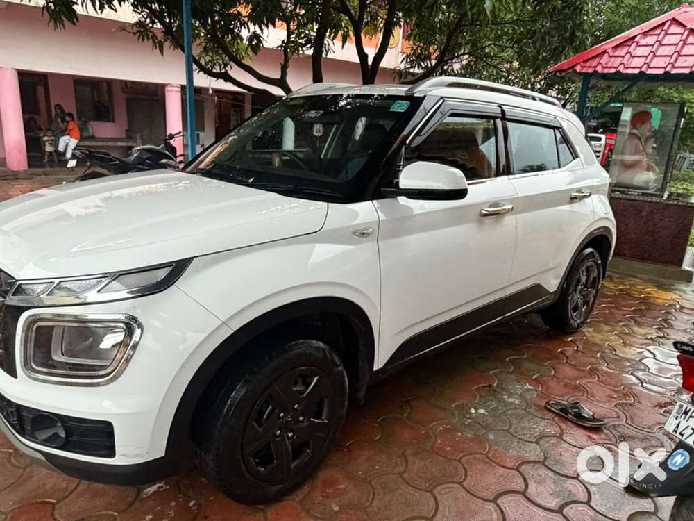 Hyundai Venue Petrol 2025