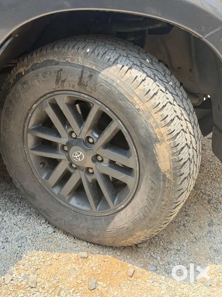 Toyota Fortuner 2015 Diesel 180000 Km Driven