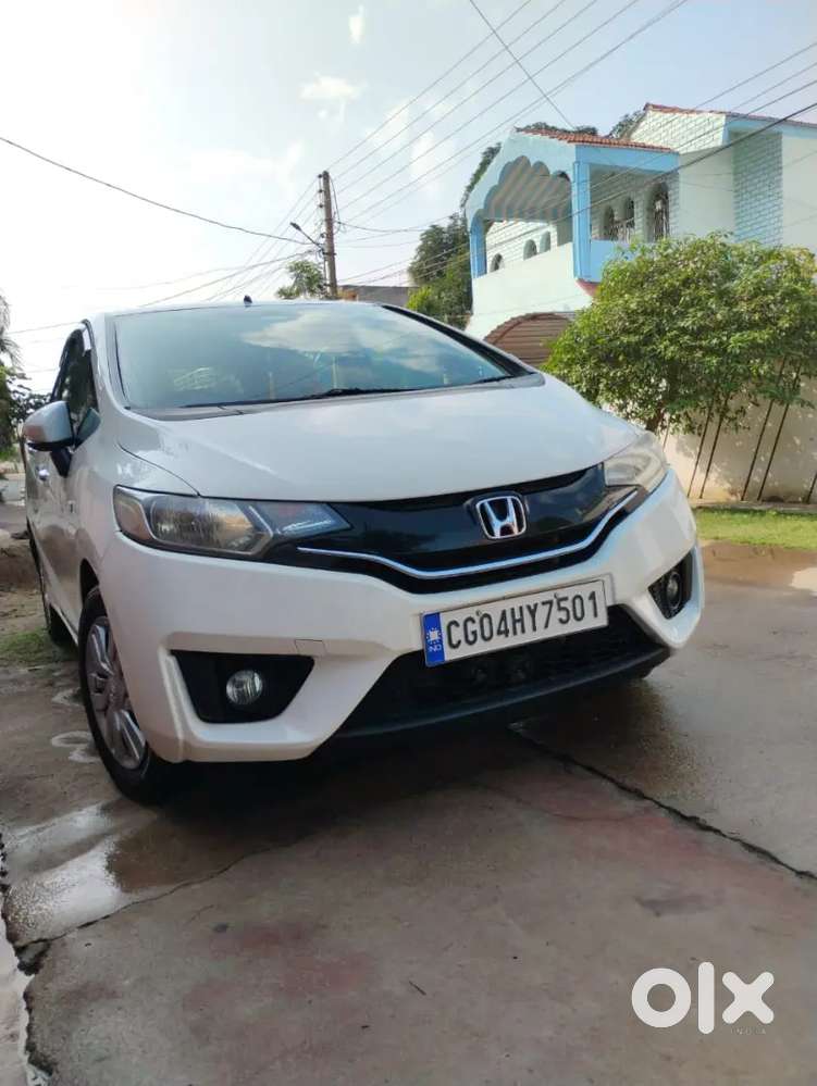 Honda Jazz 1.5 S 2015 28 Kmpl Mileage