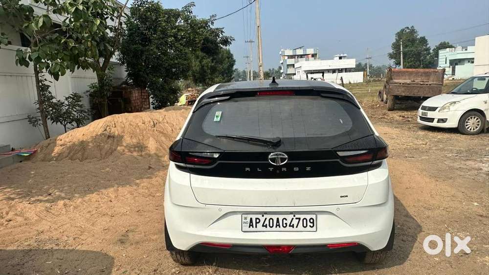 Tata Altroz 2023 Petrol Well Maintained