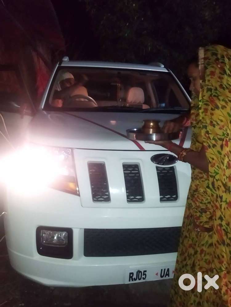 Mahindra Tuv 300 T4