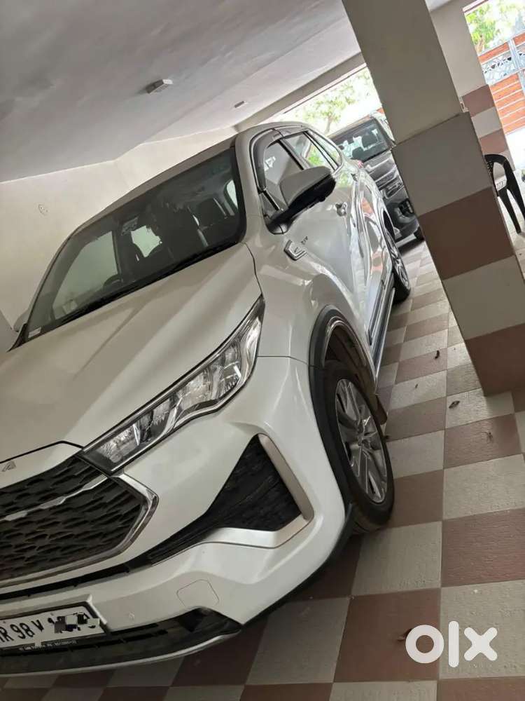 Toyota Innova Hycross 2025 - 1200 Kms
