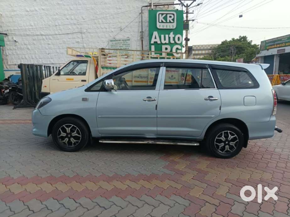 Toyota Innova 2.5 V Diesel 7-seater, 2011, Diesel