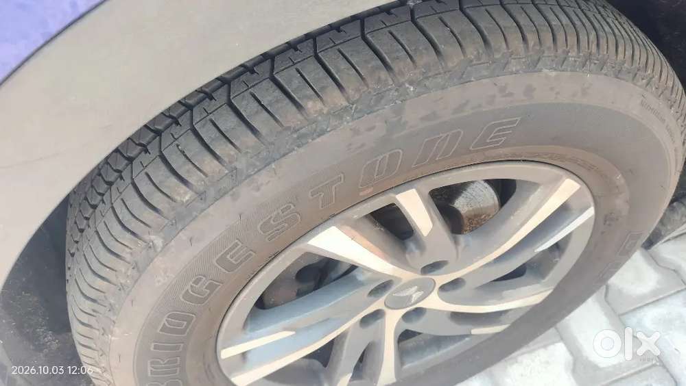 Mahindra Xuv700 2022 Petrol 74000 Km Driven