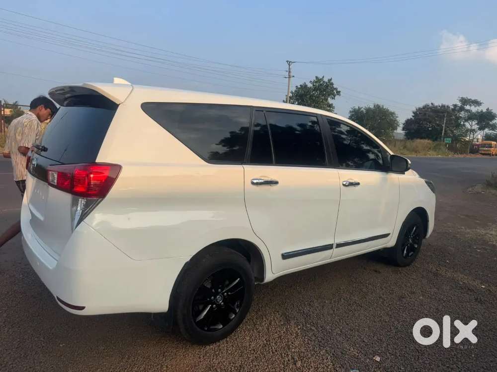 Toyota Innova Crysta 2.4 2019