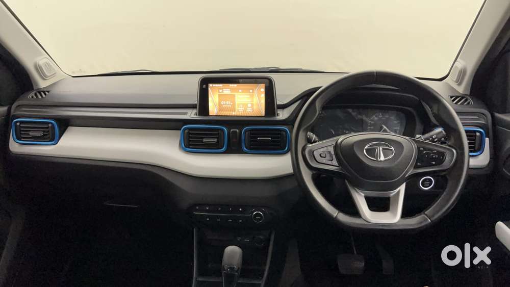 Tata Punch Creative Dual Tone Amt Sunroof, 2023, Petrol