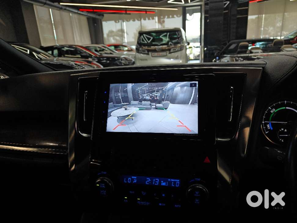 Toyota Vellfire Vip – Executive Lounge, 2022, Petrol