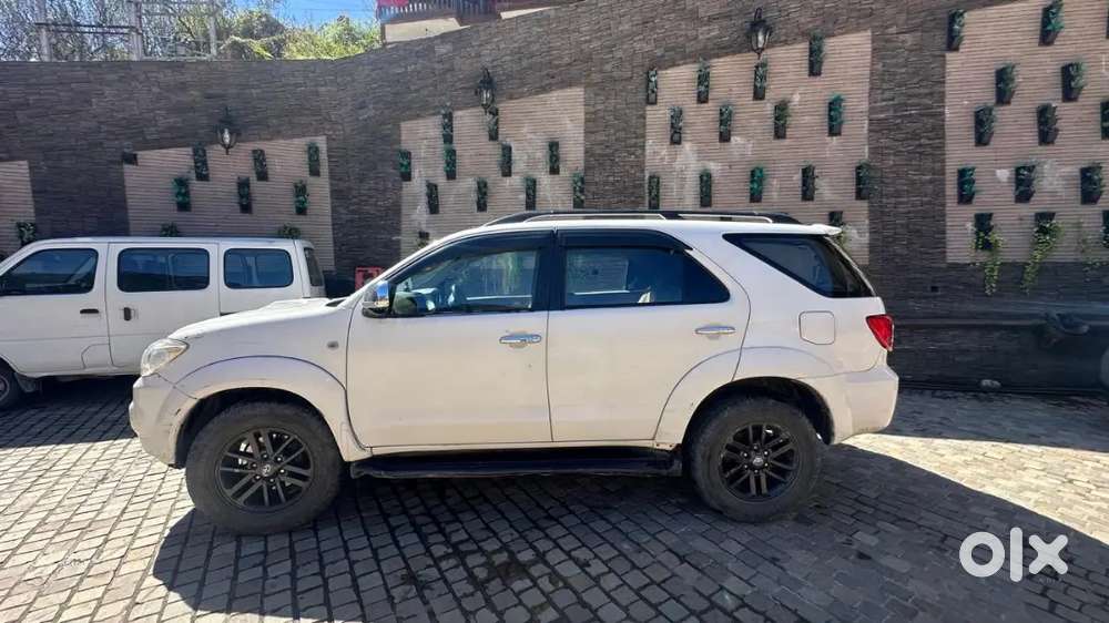 Toyota Fortuner 2010 Diesel Well Maintained