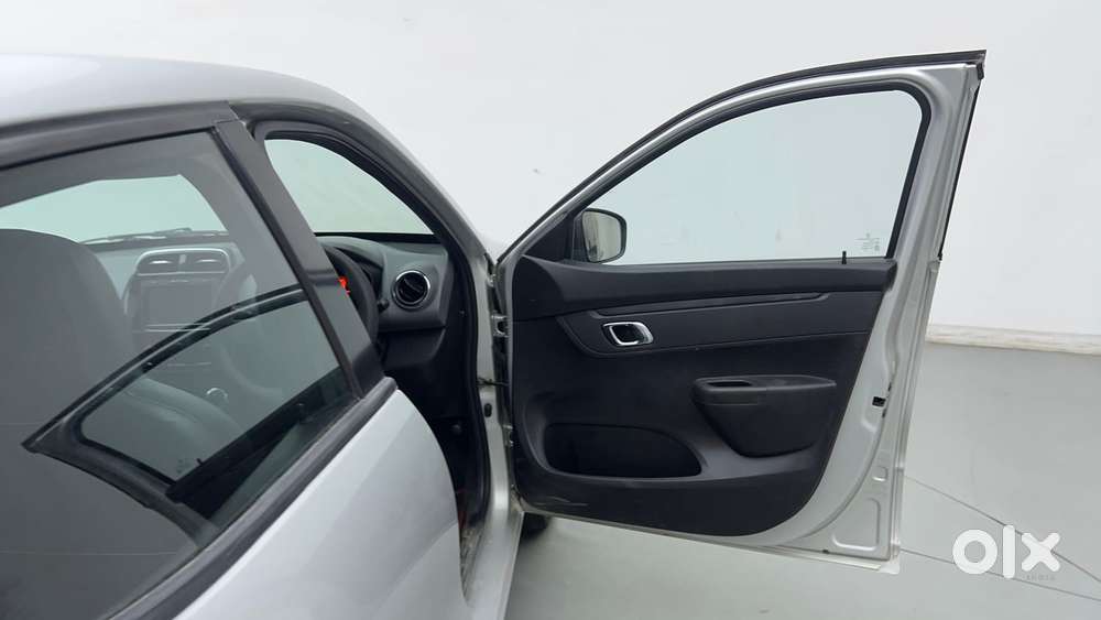 Renault Kwid 2019-ongoing 1.0 Rxt Amt (o), 2019, Petrol