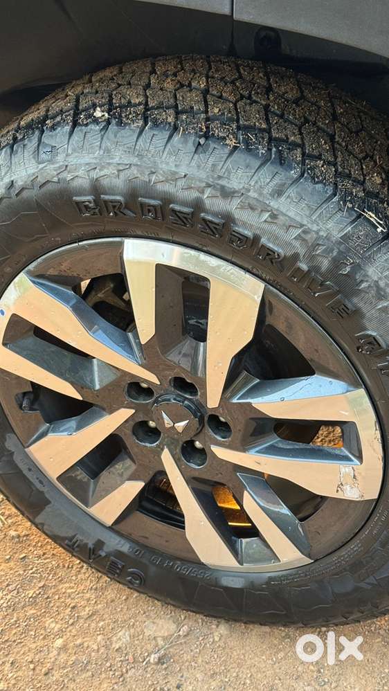 Mahindra Thar Roxx Diesel 2025 4x4 Automatic Black