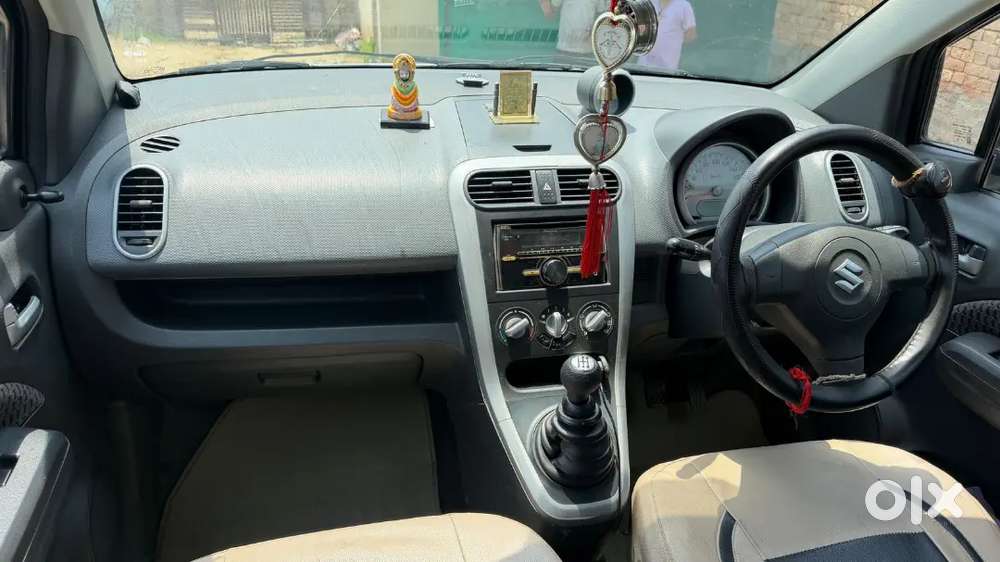 Saf H Gadi. 4 Alloy, All Power Window, Badiya Music System Hai.