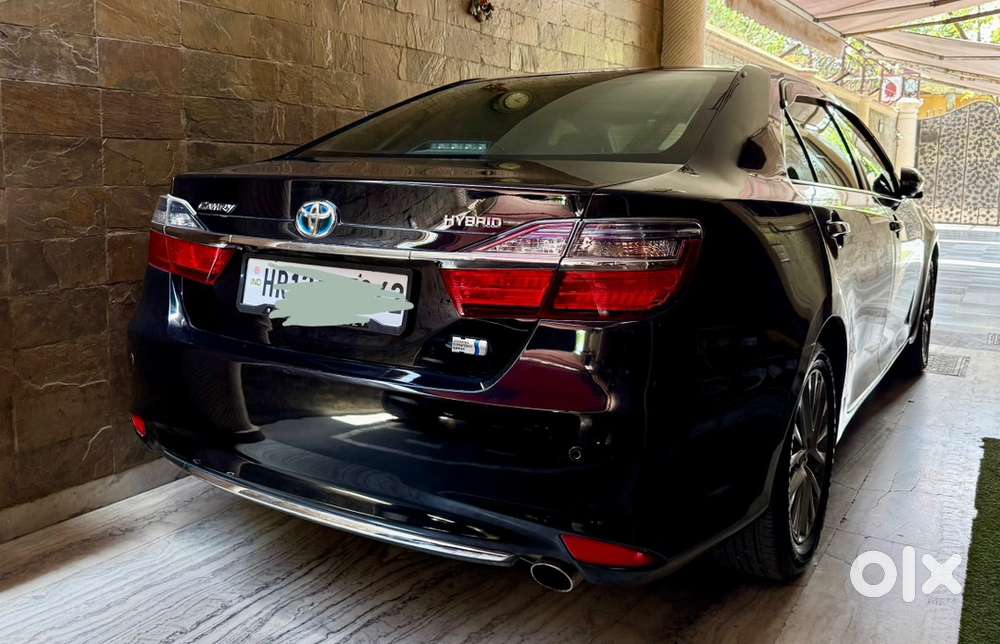 Toyota Camry Hybrid 2018 Km Driven