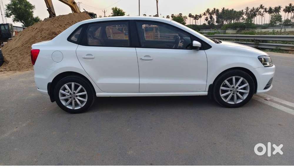Volkswagen Ameo 1.5 Tdi Highline At 16 Alloy, 2018, Diesel