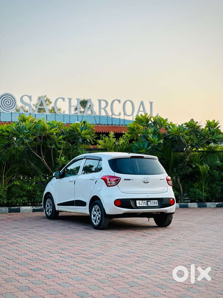 Hyundai I10 Sportz, 2017, Petrol