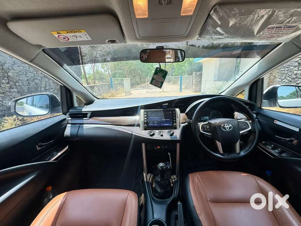 Innova Crysta 2023