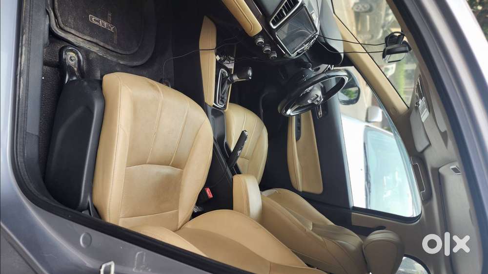 Automatic Top Model 2020. In Immaculate Condition 24000 Km Only Driv