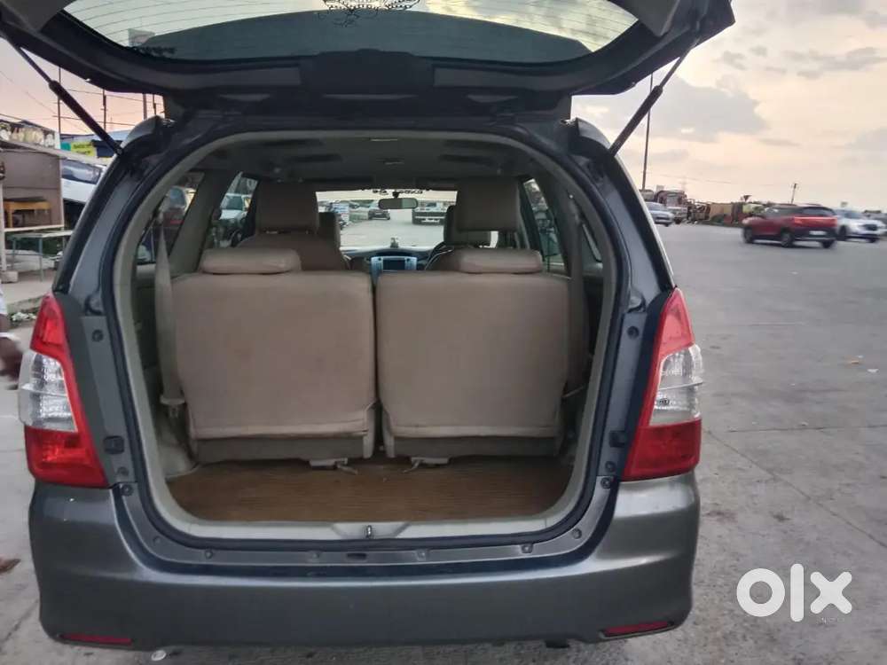 Toyota Innova 2012