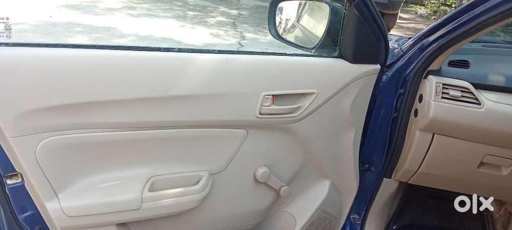 Maruti Suzuki Swift Dzire Lxi Optional-o, 2017, Petrol