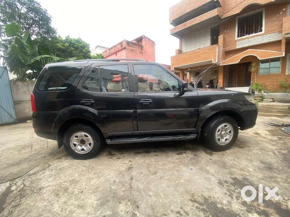 Tata Safari Storme 2015