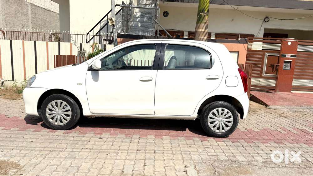 Toyota Etios Liva V Sp*, 2011, Petrol