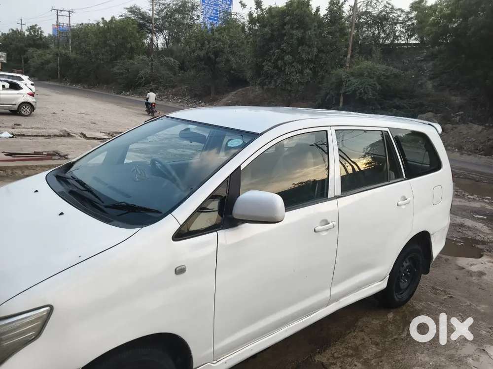 Toyota Innova 2012