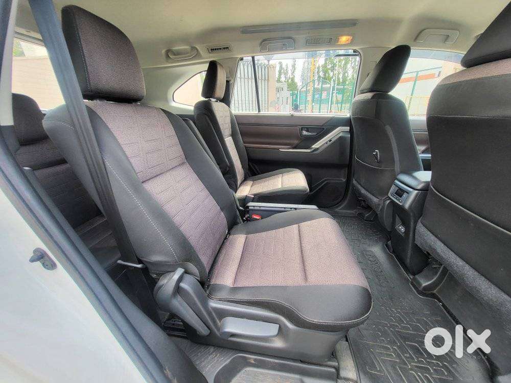 Toyota Innova Hycross 2.0 Vx Hybrid 8 Str, 2023, Petrol