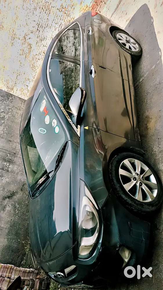 Hyundai Fluidic Verna 2011 Petrol 79000 Km Driven