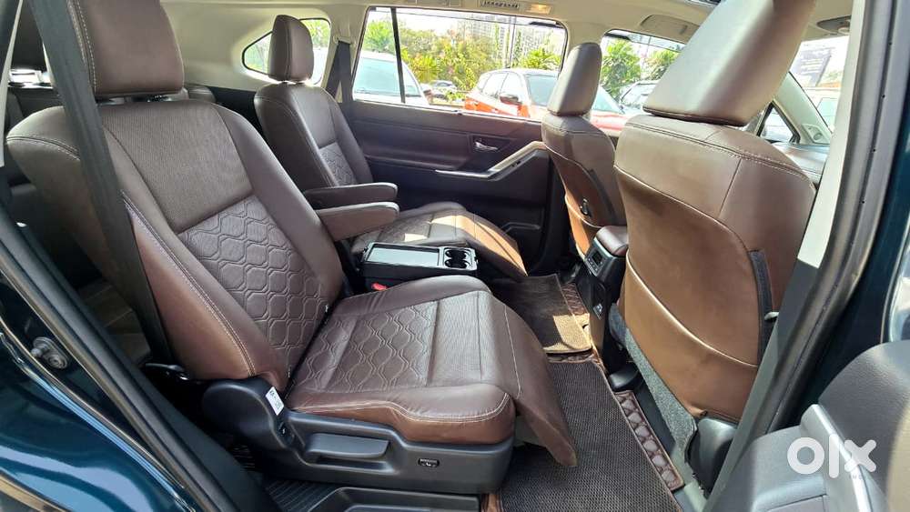 Toyota Innova Hycross 2.0 Zx Hybrid 7 Str, 2025, Cng & Hybrids