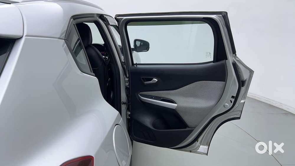 Nissan Magnite 1.0 Xv, 2022, Petrol