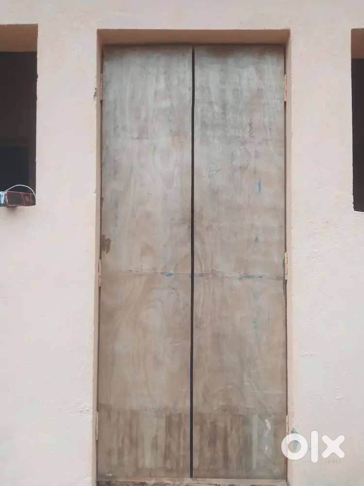 Room rent girls and boys but family not allowed