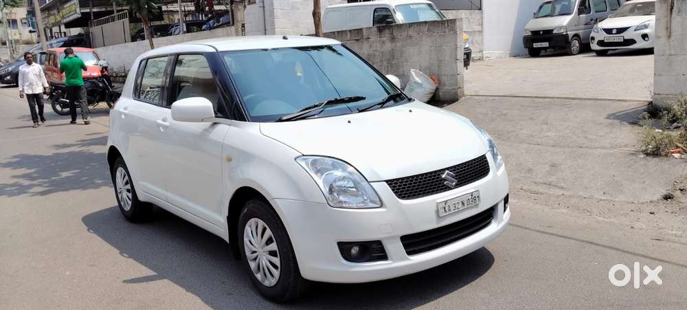 Maruti Suzuki Swift Vxi 1.2 Abs Bs-iv, 2011, Petrol