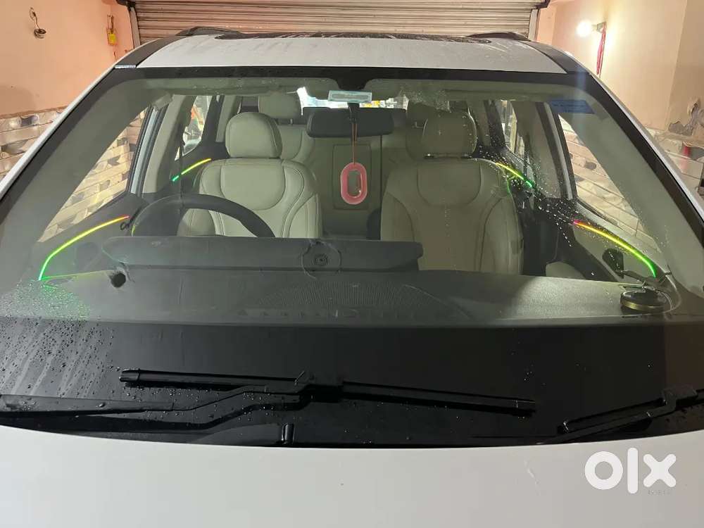 Mahindra Xuv700 2022 Petrol 22000 Km Driven