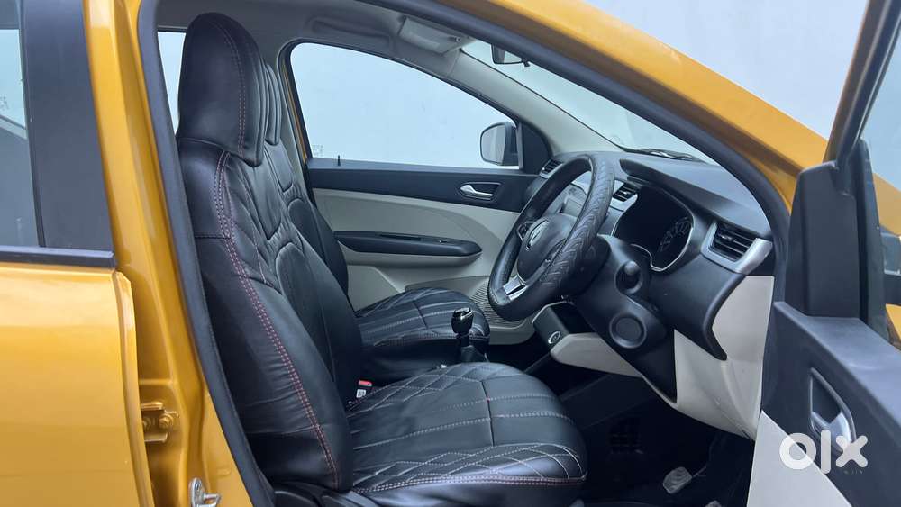 Renault Triber Rxz, 2022, Petrol