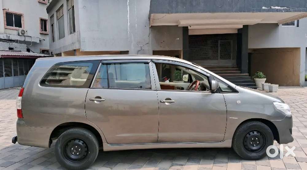Toyota Innova 2011 Diesel 102000 Km Driven