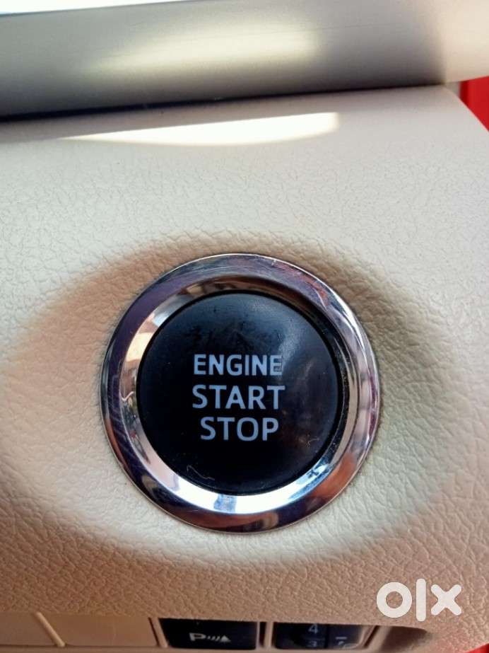 Toyota Yaris V Cvt, 2018, Petrol