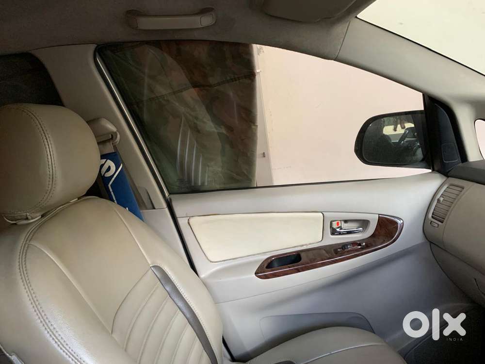 Toyota Innova 2.5 V 8 Str, 2012, Diesel